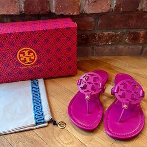 **SOLD** Tory Burch Fuchsia Leather Miller Sandals